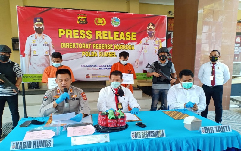 Sergap Mobil di Parkiran Ilir Barat Permai, Polisi Temukan Banyak Sabu Asal Padang  