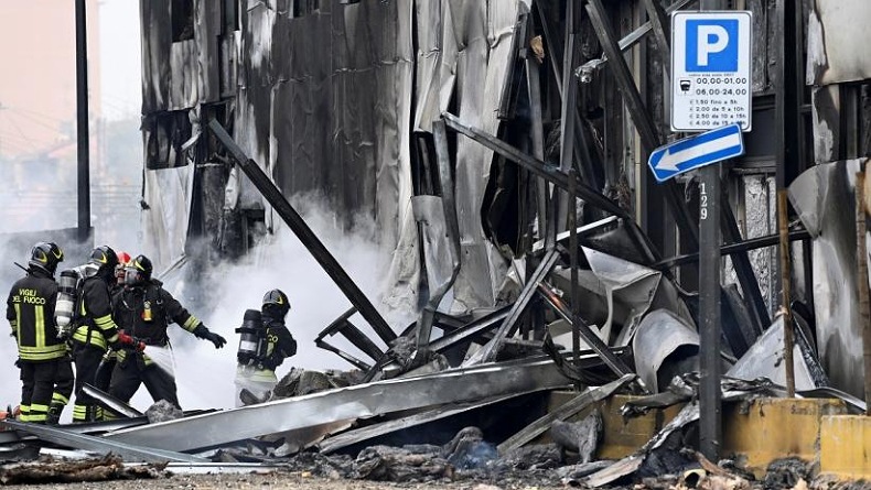 Pesawat Tabrak Gedung Perkantoran, Miliarder Rumania Tewas Bersama Istri dan Anak