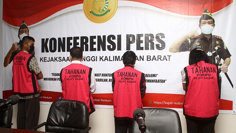 Pendeta, PNS dan Anggota DPRD Ditahan atas Dugaan Korupsi Dana Hibah Gereja - Bagian 3