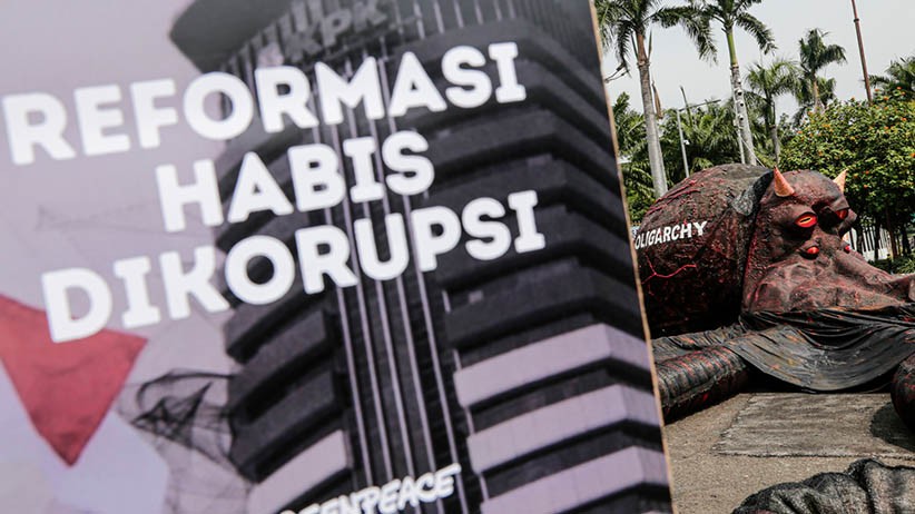 Penampakan Gurita Raksasa di Depan Gedung DPR - Bagian 4