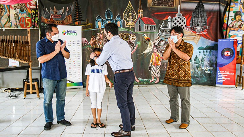 MNC Peduli Gelar Pemeriksaan Mata dan Pemberian Kacamata Gratis di Yayasan KDM - Bagian 2