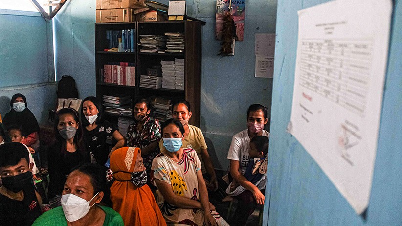 HUT ke-7, Perindo Bagikan Sembako ke Komunitas Pluit Smart School - Bagian 4