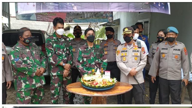 title Kapolres Bawa Puluhan Personel Datangi Kantor TNI di Bangka Selatan, Ada Apa? Kapolres Bawa Puluhan Personel Datangi Kantor TNI di Bangka Selatan, Ada Apa?