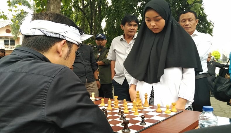 Libas 10 Pecatur Dewasa, Siswi SMP di Purwakarta Ini Wakili Jabar di Kejurnas Catur