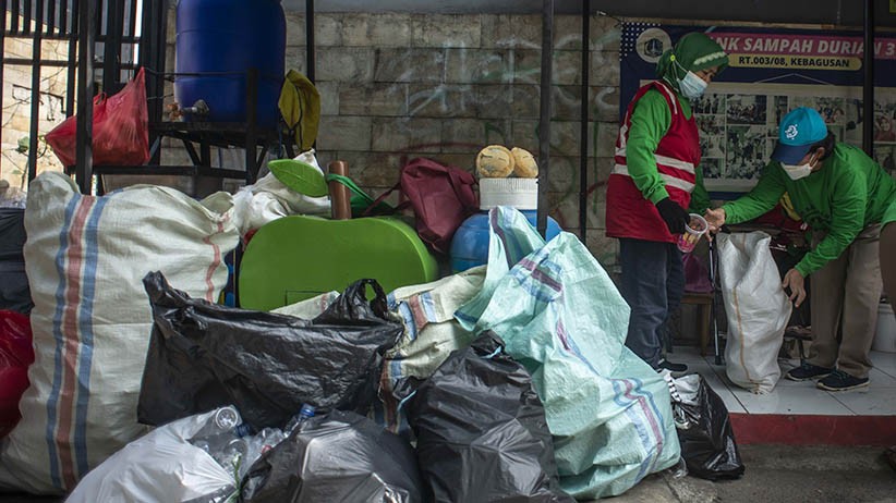 1.369 RW Ibu Kota Ditargetkan Mampu Kelola Sampah secara Mandiri - Bagian 1