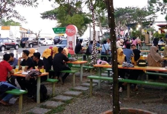 10 Tempat Kuliner di Samarinda Kalimantan Timur, Berani Coba Olahan Daging Buaya?