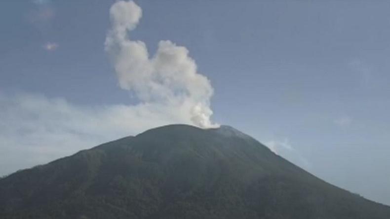 Gunung Api Ile Lewotolok Meletus, Keluarkan Lava Pijar Disertai Suara Gemuruh