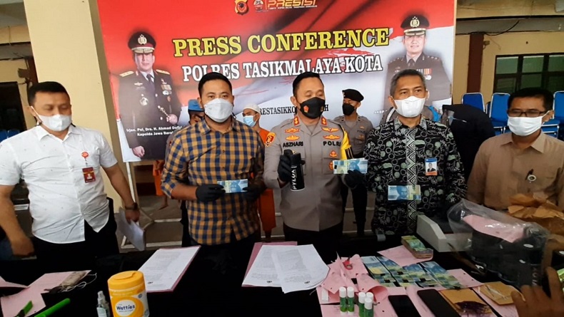 Edarkan Uang Palsu dengan Modus Beli Rokok, 2 Pemuda Ciamis Ditangkap di Tasikmalaya 