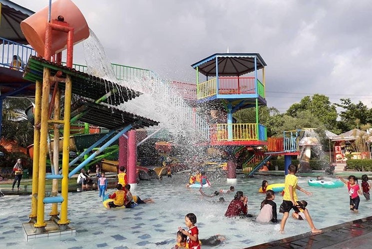 4 Kolam Renang Terdekat di Bantul Yogyakarta Cocok untuk Liburan Keluarga