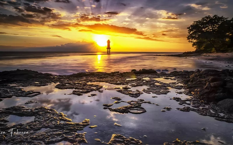 10 Tempat Wisata di Lombok Barat yang Eksotis,  Nomor 8 Dijuluki Tempat Fenomenal