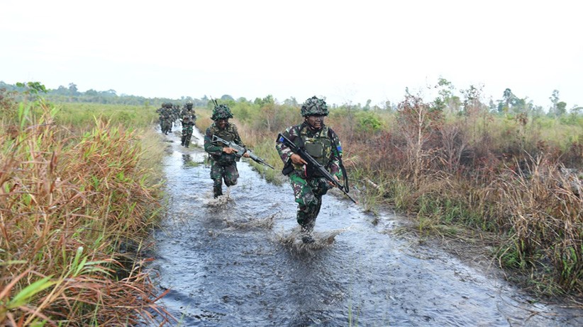  Prajurit Marinir Ini Nekat Pasok Amunisi untuk Kopassus meski Diberondong Peluru Musuh 