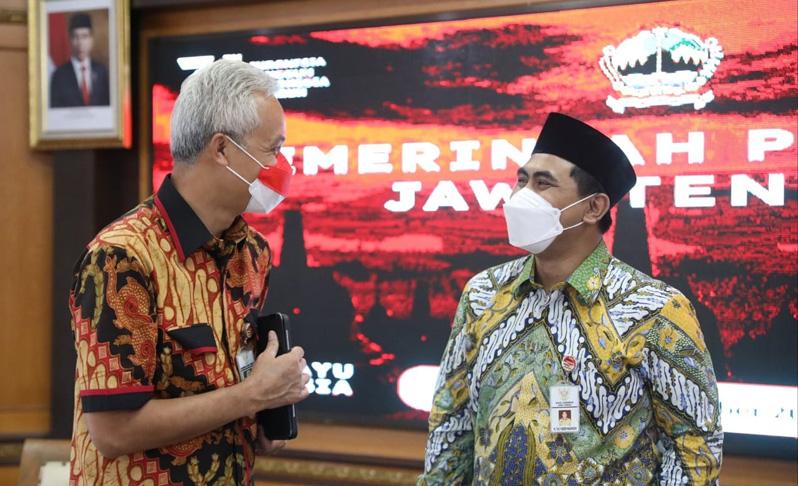 title Cara Ganjar-Yasin Tangani Aduan Warga Jateng Disorot Mahasiswa Cara Ganjar-Yasin Tangani Aduan Warga Jateng Disorot Mahasiswa