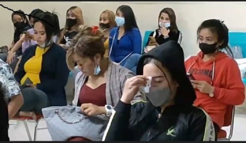 56 Wanita Cantik dan Pengunjung Karaoke di Surabaya Diamankan Satpol PP 