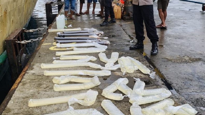 Bus Trans Seram Jadi Sasaran Razia karena Sering Bawa Miras Ilegal