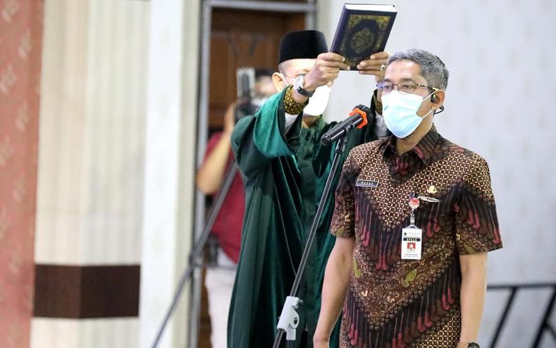  Lantik Sekda Jateng Hasil Lelang Jabatan, Ganjar  ke Sumarno: Segera Tancap Gas