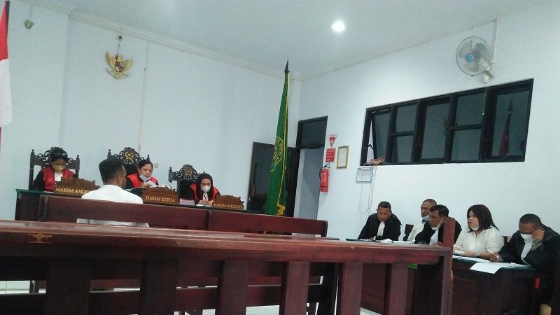 title Terdakwa Kasus Penipuan Ngotot di Depan Hakim, Guntingan Kertas Dianggap Uang Terdakwa Kasus Penipuan Ngotot di Depan Hakim, Guntingan Kertas Dianggap Uang