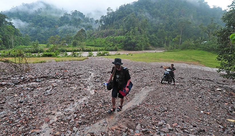 Desa Terisolasi di Jambi Tidak Ada Sinyal, Jalan Bisa Dilewati Motor dengan Ban Khusus