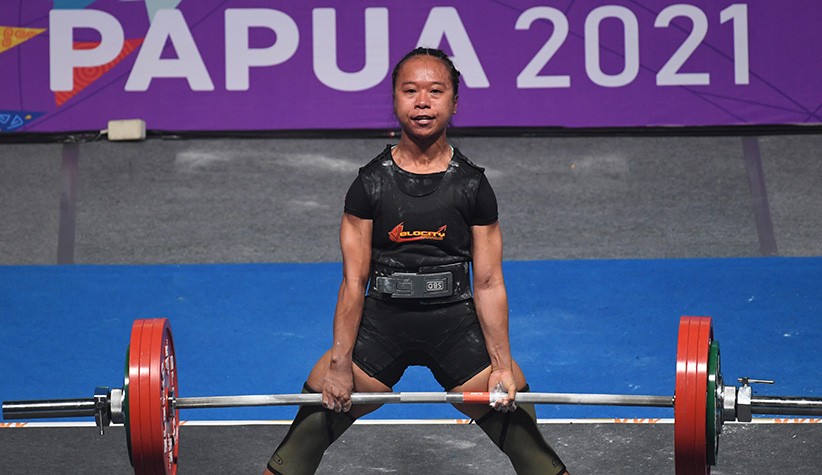 Momen Lifter Jabar Susi Susanti Pecahkan Rekor Asia Angkat Berat - Bagian 2