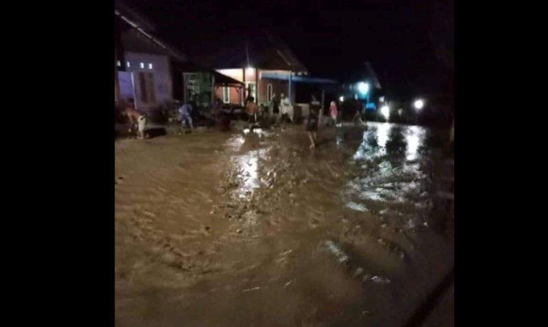 Banjir Lumpur Terjang Sigi, Puluhan Kepala Keluarga Mengungsi