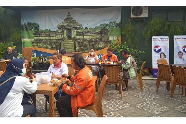  HUT ke-7, Perindo DIY  Ajak Sarapan dan Bagi Bingkisan ke Ojol  