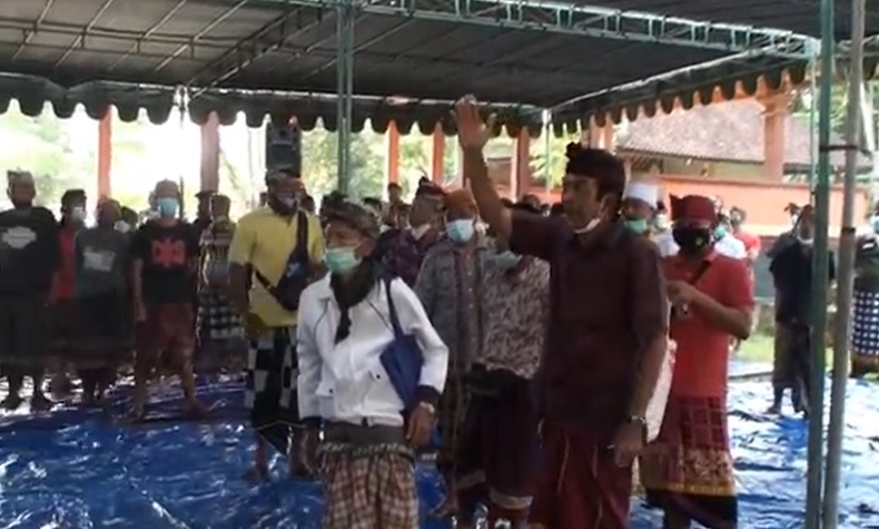 Tolak Sertifikasi Tanah Adat, Rapat Warga di Gianyar Bali Berakhir Ricuh