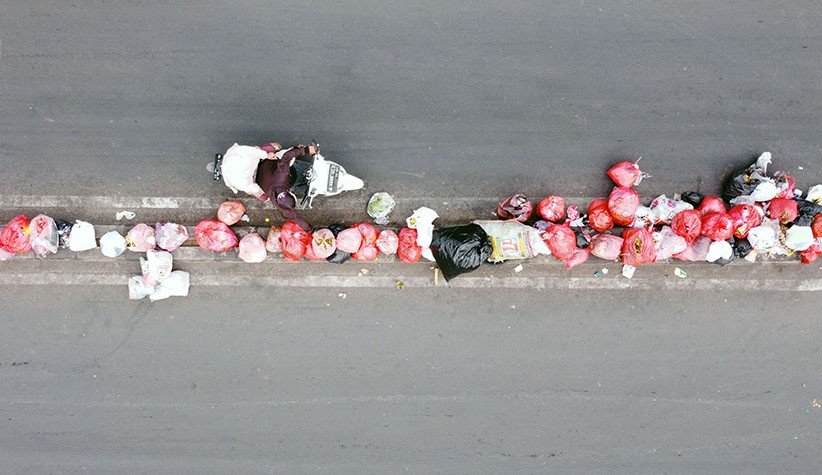 Jangan Ditiru, Warga Buang Sampah Sembarangan di Tengah Jalan Ciledug Sejak 2010 - Bagian 2