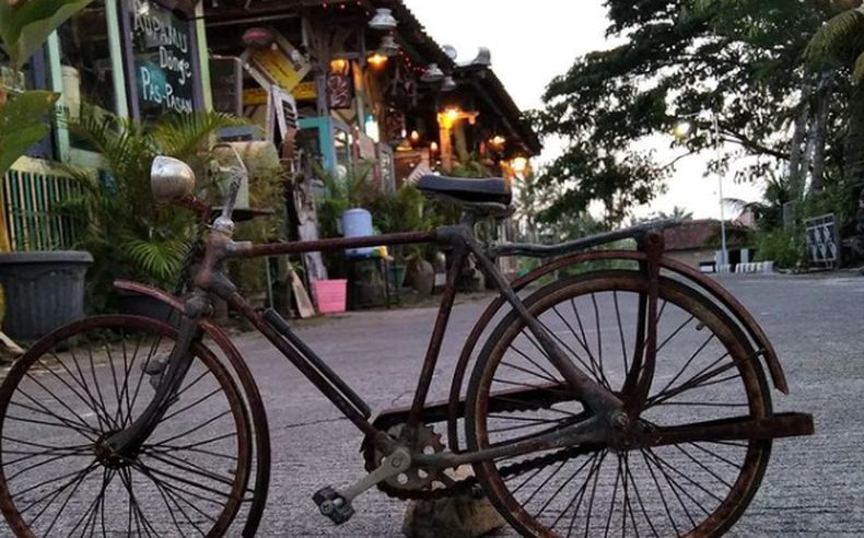 title 5 Tempat Nongkrong di Bantul Yogyakarta, dari Konsep Lawas sampai Pemandangan Sawah 5 Tempat Nongkrong di Bantul Yogyakarta, dari Konsep Lawas sampai Pemandangan Sawah