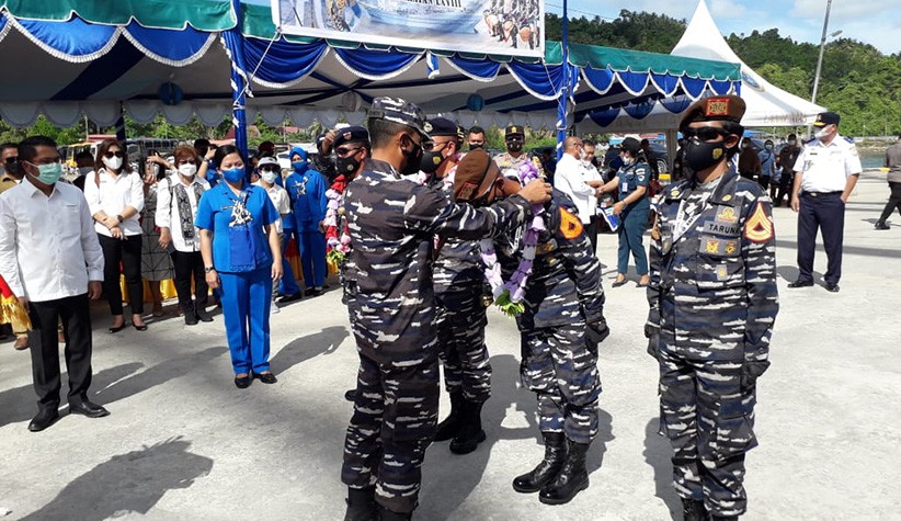 Hadir di Kepulauan Nias, KRI Bima Suci Disambut Tradisi Lompat Batu - Bagian 3