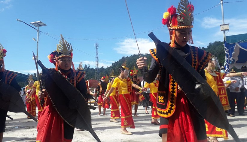 Hadir di Kepulauan Nias, KRI Bima Suci Disambut Tradisi Lompat Batu - Bagian 2