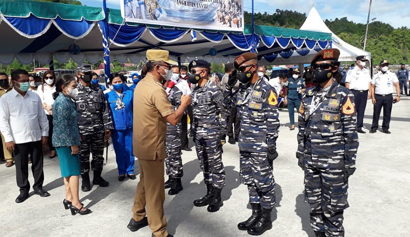 Hadir di Kepulauan Nias, KRI Bima Suci Disambut Tradisi Lompat Batu - Bagian 4