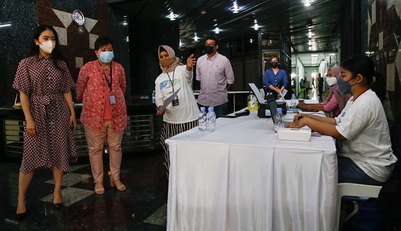 Jessica Tanoesoedibjo Tinjau Sentra Vaksinasi Dosis 2 MNC Peduli - Bagian 3