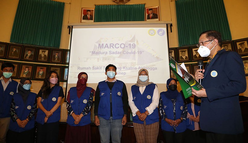 RS Terapung Ksatria Airlangga Sukses Arungi 12 Pulau di Madura - Bagian 1