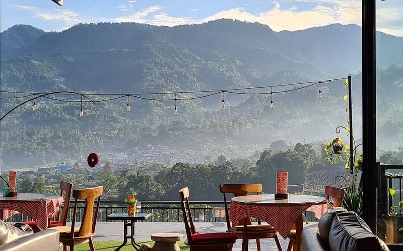 Tempat Makan di Megamendung 