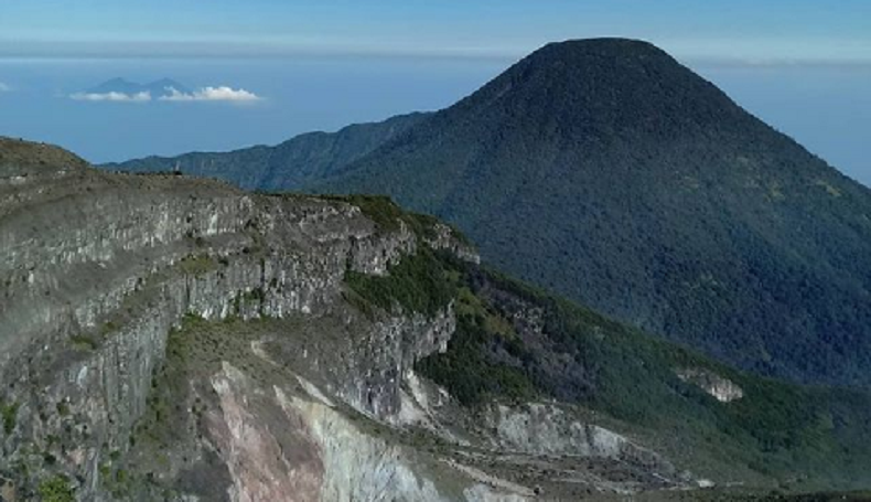 Pendakian Gunung Gede Pangrango Ditutup Sementara akibat Gempa Cianjur, Ada Longsor dan Retakan