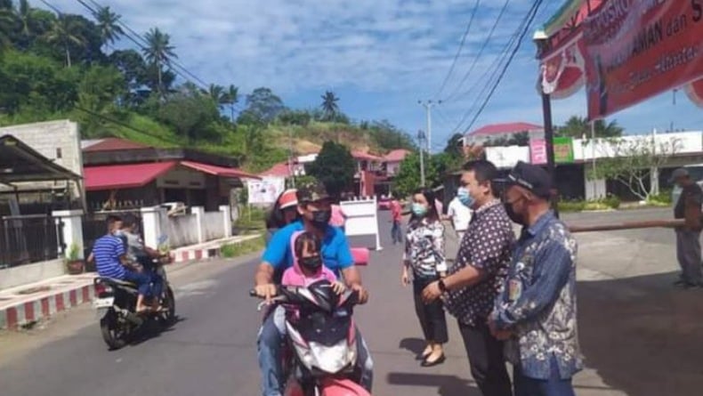 title Minahasa Tenggara Berlakukan Pemeriksaan Kartu Vaksin hingga Seluruh Desa Minahasa Tenggara Berlakukan Pemeriksaan Kartu Vaksin hingga Seluruh Desa