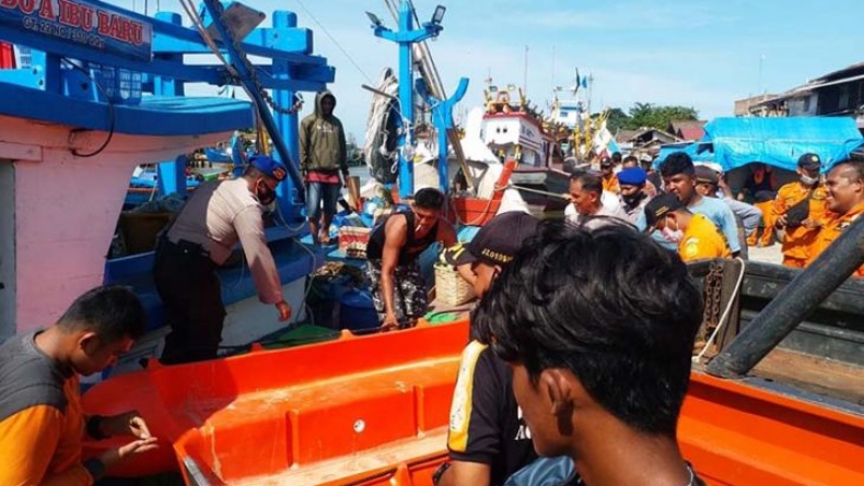 2 Nelayan yang Hilang Usai Ditabrak Kapal Tanker Ternyata Ayah dan Anak