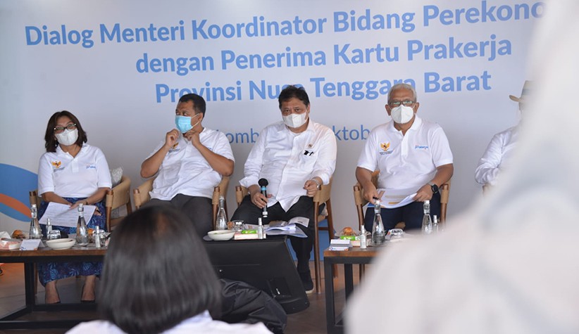 Menko Airlangga Hartarto Berikan Semangat Penerima Kartu Prakerja - Bagian 4
