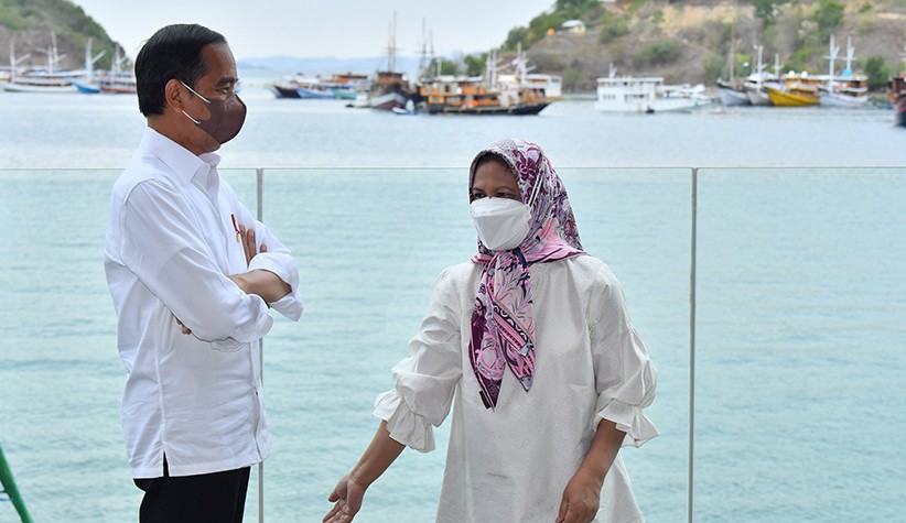 Momen Presiden Jokowi dan Ibu Negara Lihat Keindahan Labuan Bajo dari Puncak Waringin - Bagian 3