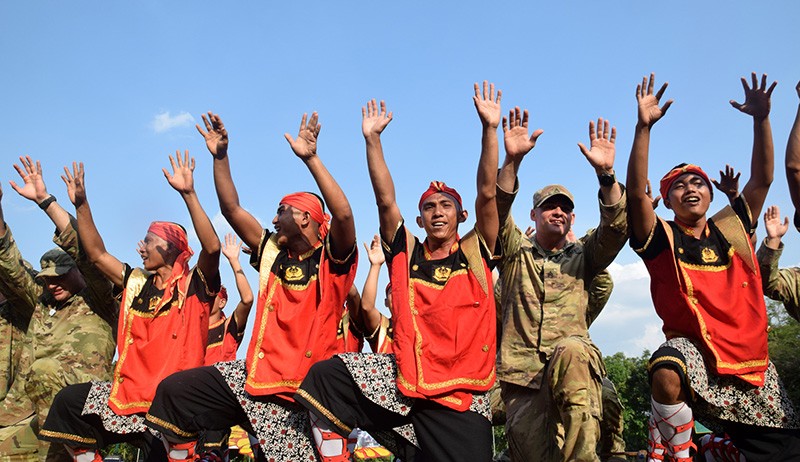 Tentara AS Takjub Disuguhi Ragam Kesenian Indonesia hingga Aksi Prajurit Raider - Bagian 2