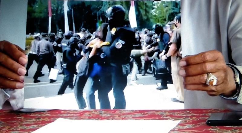Kelompok Masyarakat Solo Kecam Aksi Oknum Polisi Banting Mahasiswa