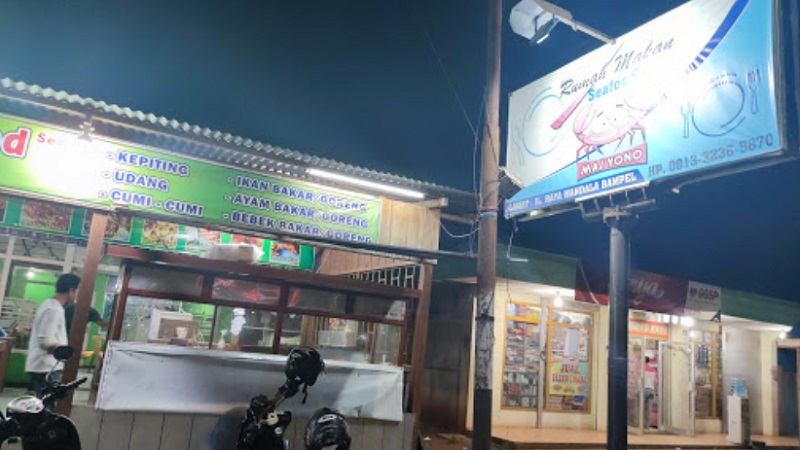 Tempat makan di Merauke RM Seafood. (Foto: Istimewa).