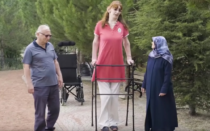 Ini Wanita Paling Jangkung di Dunia, Tinggi Badannya 2 Meter Lebih