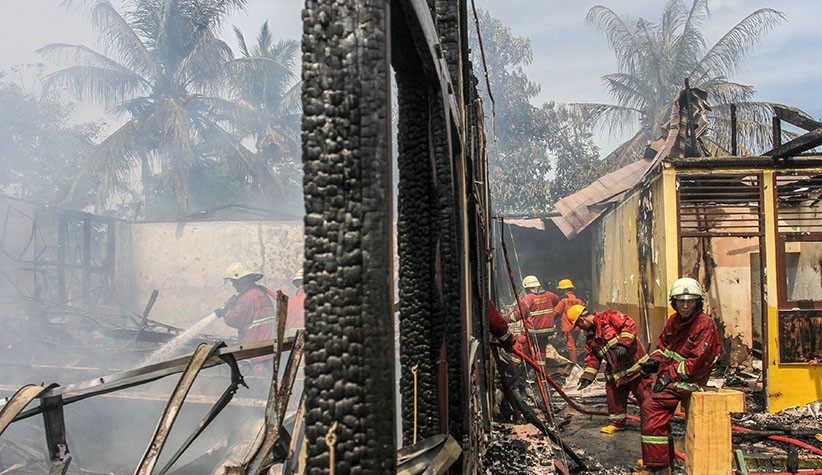 7 Ruang Belajar SDN 118 Pekanbaru Ludes Terbakar - Bagian 1