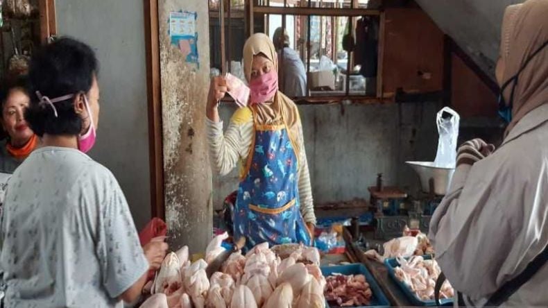 Harga Telur dan Daging Ayam di Solo Mulai Beranjak Normal 