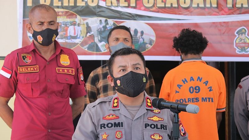 title Polisi Tangkap Pembunuh 2 Warga di Pulau Seira Tanimbar Polisi Tangkap Pembunuh 2 Warga di Pulau Seira Tanimbar