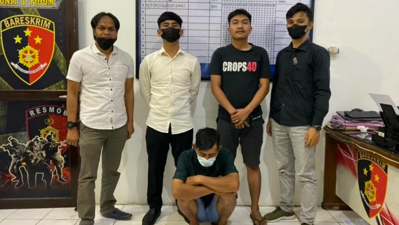 Kabur saat Ditangkap, Pemilik Warung Judi di Sumbar Menyerahkan Diri