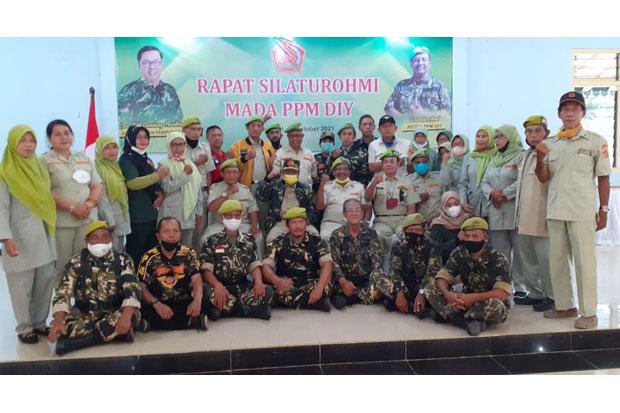  Yang Ingin Pisahkan TNI dengan Rakyat Layak Dapat Kartu Merah