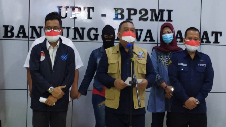 title Tangkap Calo TKI Ilegal di Cirebon, BP2MI Bandung Selamatkan 36 Korban Tangkap Calo TKI Ilegal di Cirebon, BP2MI Bandung Selamatkan 36 Korban