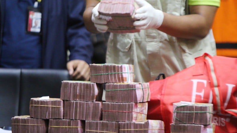 KPK Pamer Tumpukan Uang Miliaran Rupiah Hasil OTT Bupati Musi Banyuasin - Bagian 1