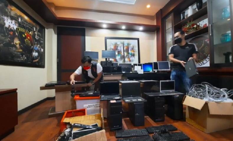 Penggerebekan Kantor Pinjol Ilegal di Pontianak, 14 Karyawan Diamankan